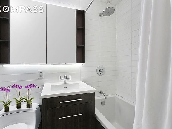4th image of 382 Central Park W APT 7G