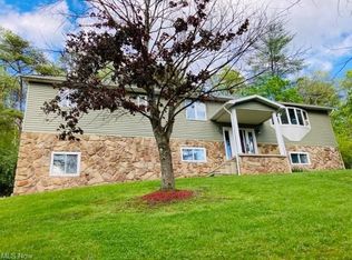 511 Sugar Camp Rd, Mineral Wells, WV 26150