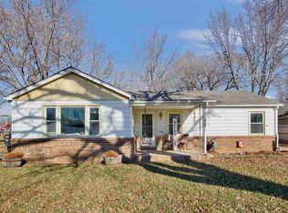 408 E 13th Ave, Augusta, KS 67010