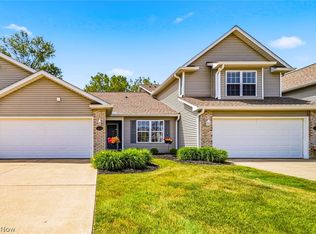 610 Hidden Harbor Dr, Painesville, OH 44077