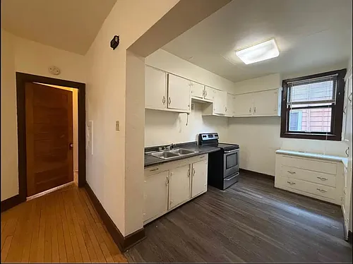 3034 W State St Photo 1