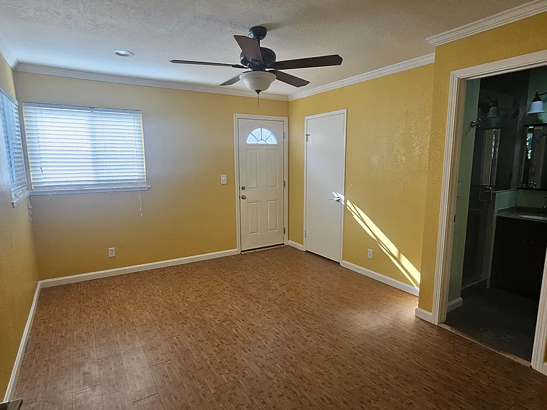 1137 W Knickerbocker Dr — Photo 17