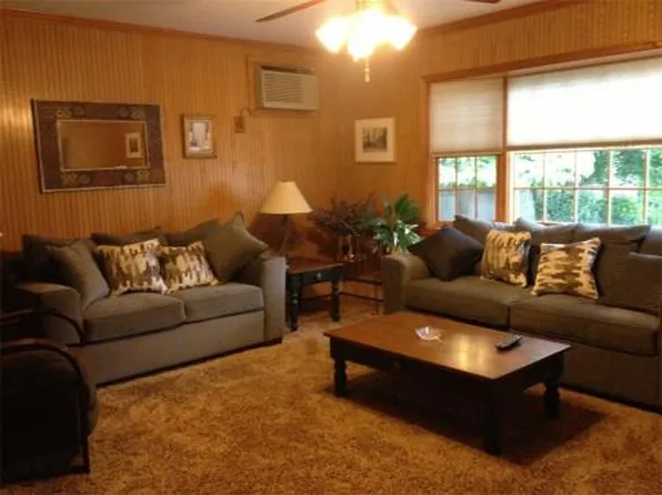 8221 Tryon Pl, Jamaica, NY 11432