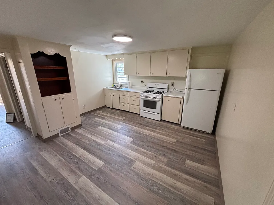 104 Tamarack St #3