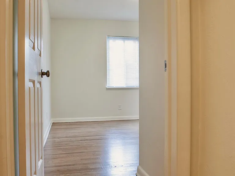 2544 Lamar St — Photo 8