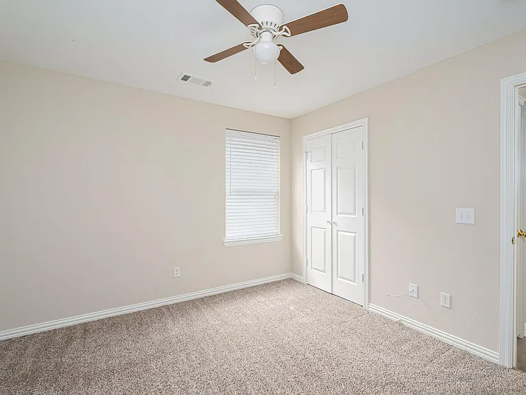 640 W Marshall Dr — Photo 11