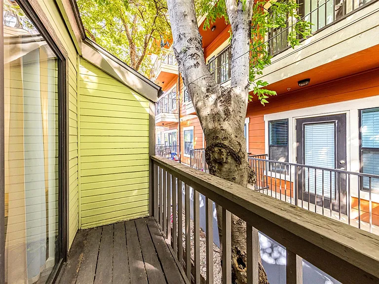 2815 Rio Grande St #204 — Photo 11