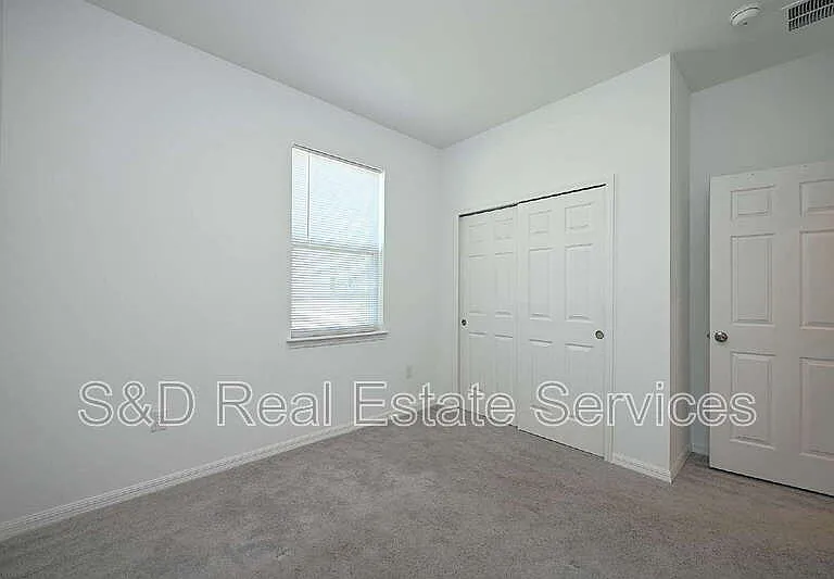 685 Crown Rose Dr — Photo 25