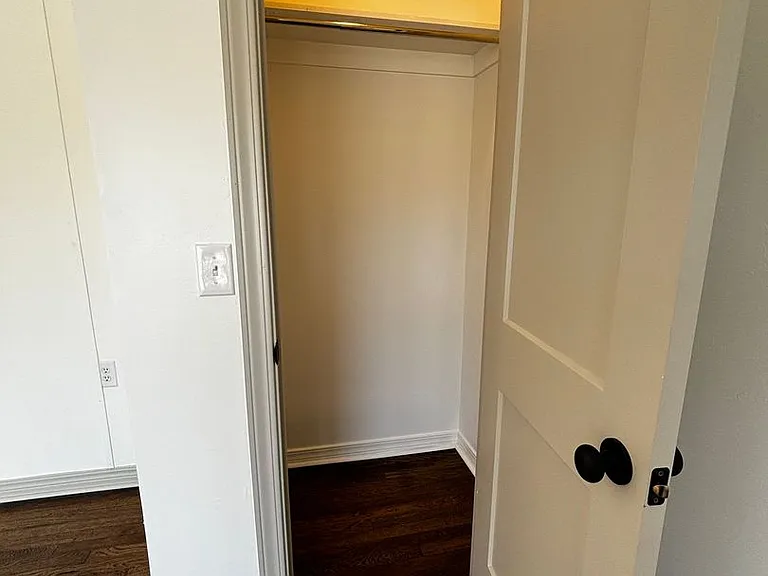 1100 W Wade St — Photo 19