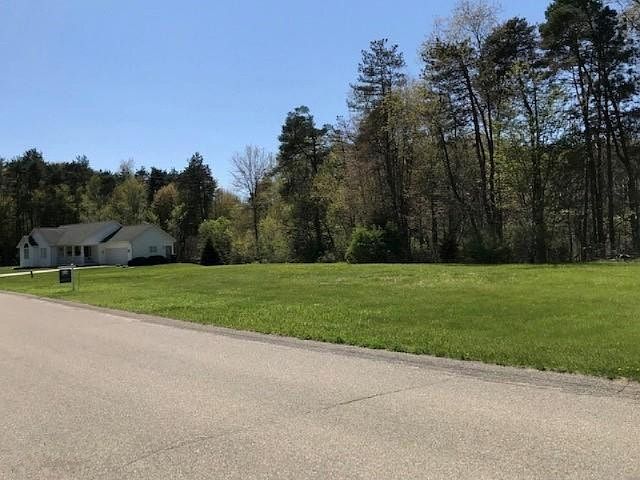 1st image of 61 Pinehill Dr