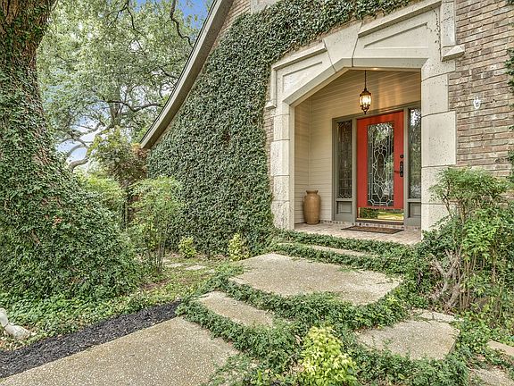 3rd image of 411 Woodway Forest Dr