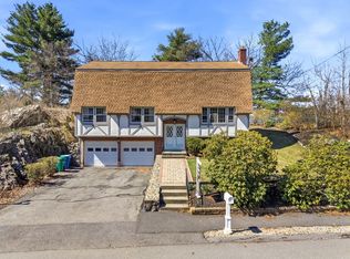 15 Sparhawk Dr, Burlington, MA 01803