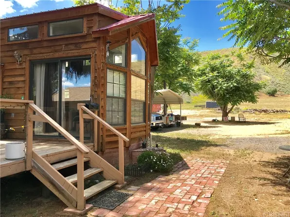 29515 San Francisquito Canyon Rd, Saugus, CA 91390