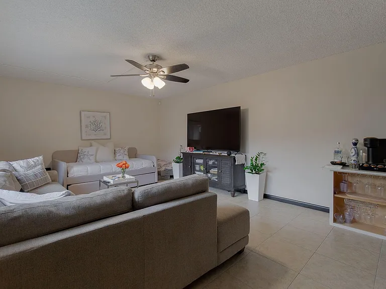 393 Lake Arbor Dr — Photo 8