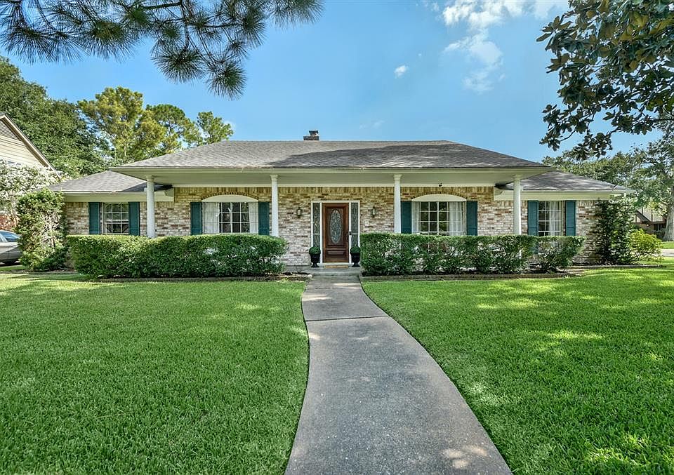 1st image of 3114 Broadmoor Dr