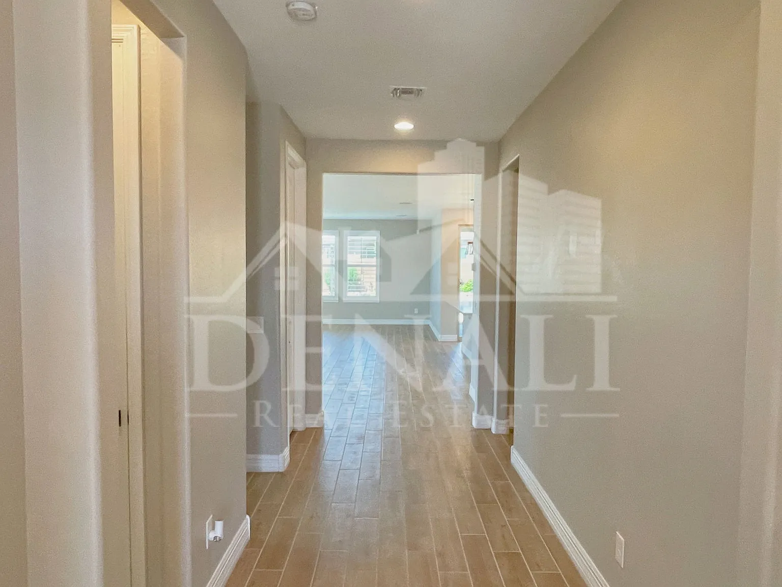 4 bed, 3.0 bath, 2746 sqft, $2,595 — Photo 2