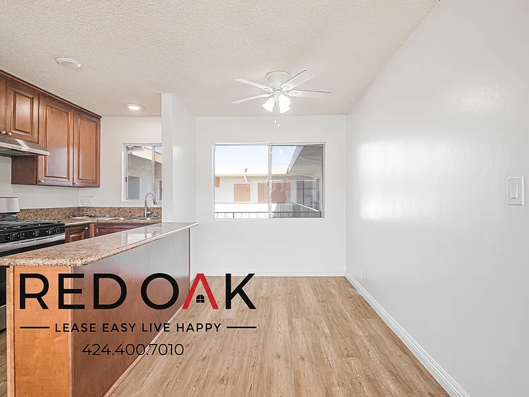545 W 14th St #12 — Photo 6