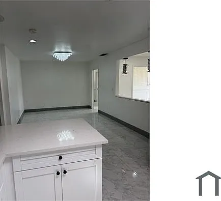 701 Westwood Ln — Photo 2