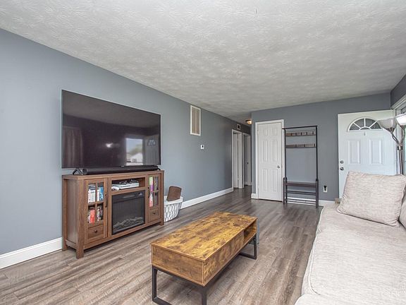 4th image of 2660 Onaota Ave
