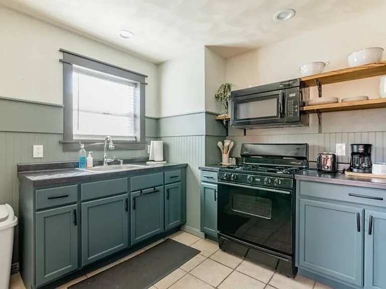 1722 Cross St #C — Photo 7