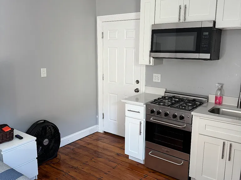 2 Howard St #2 — Photo 2
