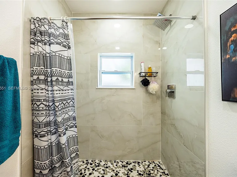 10050 SW 171st St — Photo 23