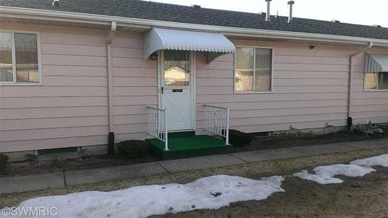 1st image of 5868 Leisure South Dr SE