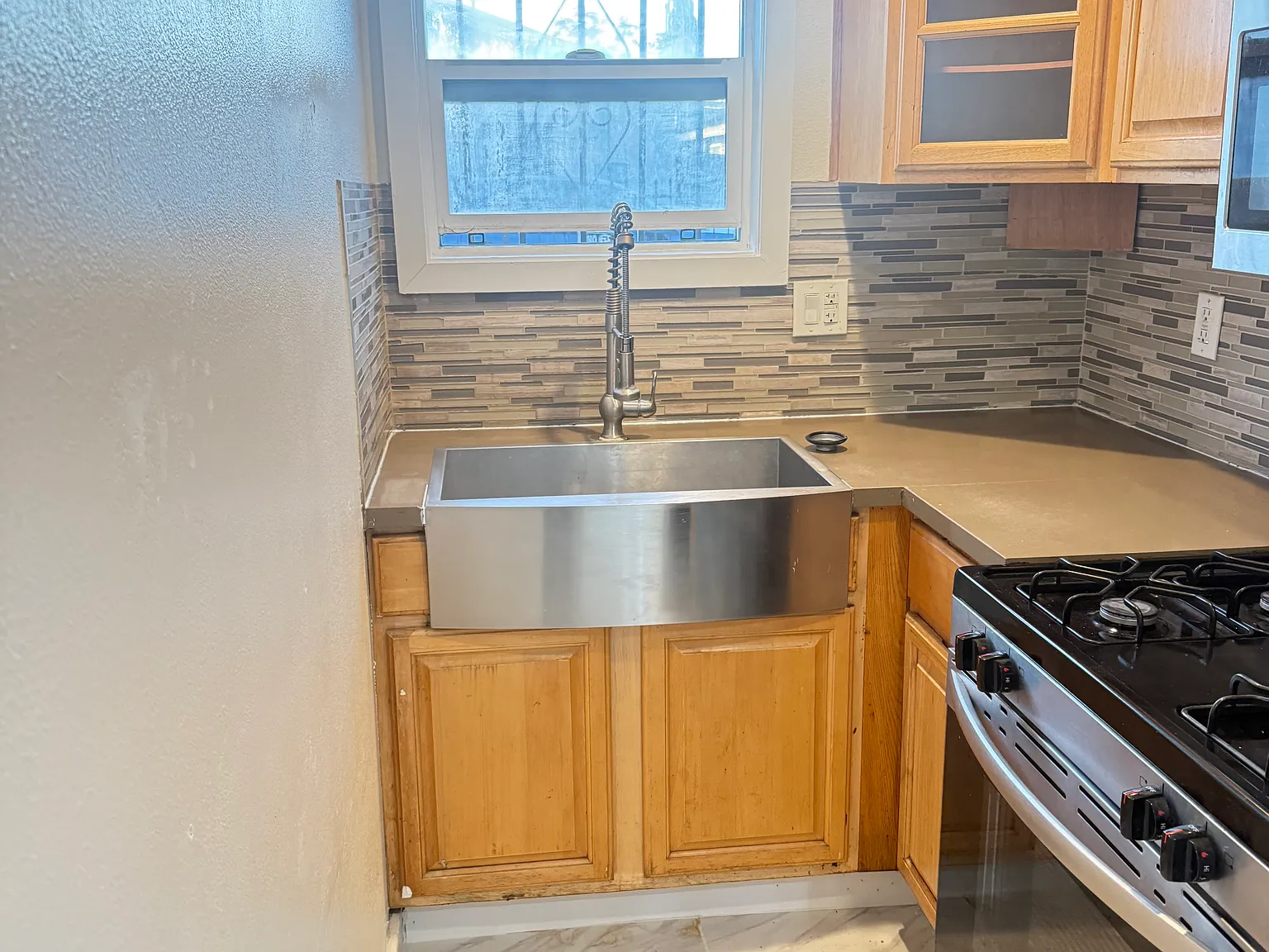 2 bed, 800 sqft, $2,299 — Photo 3
