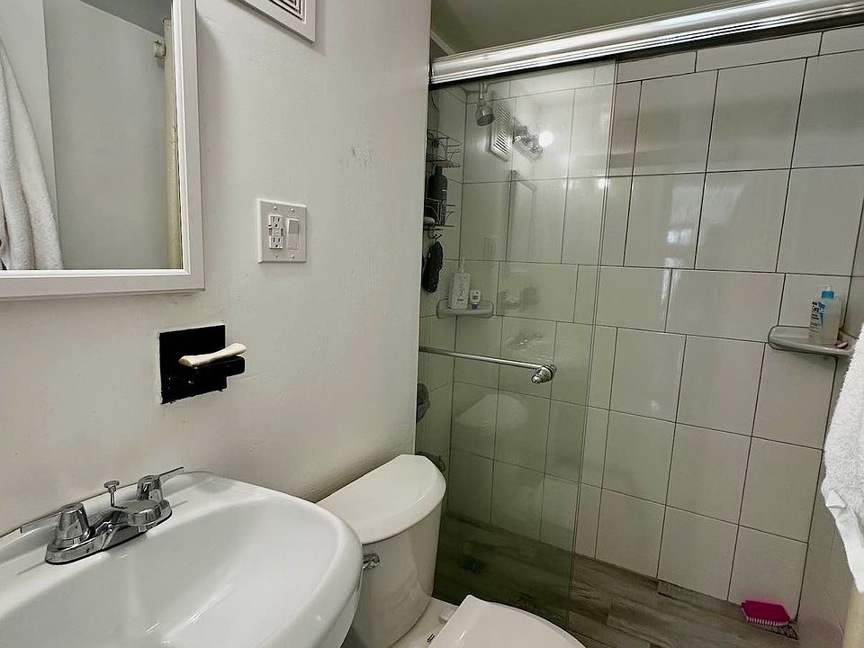 2nd image of 345 E 9th St #4L