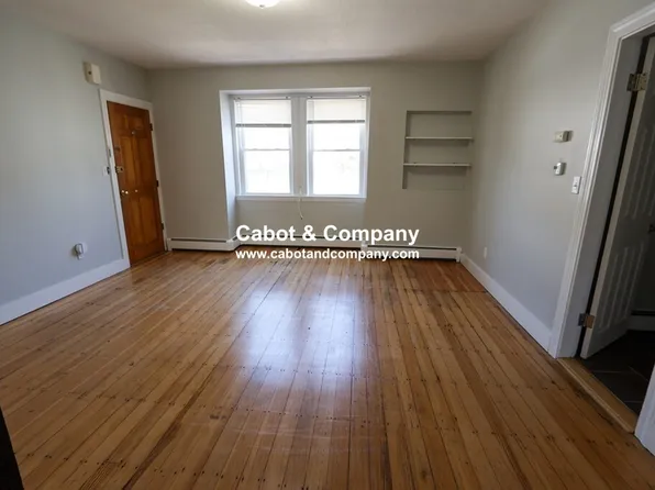 20 Roberts St APT 5, Brookline, MA 02445