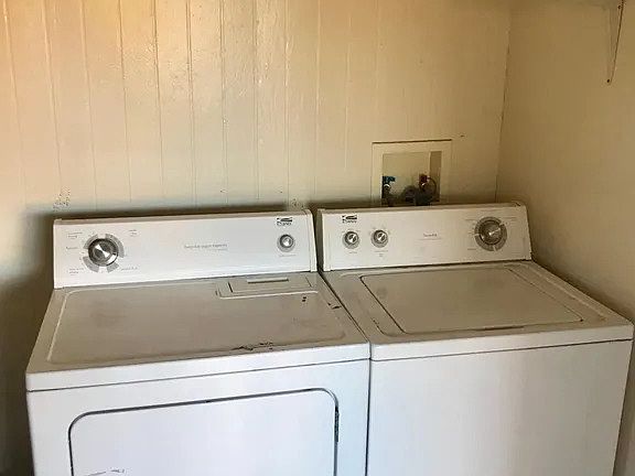 3rd image of 2601 N Euclid Ave