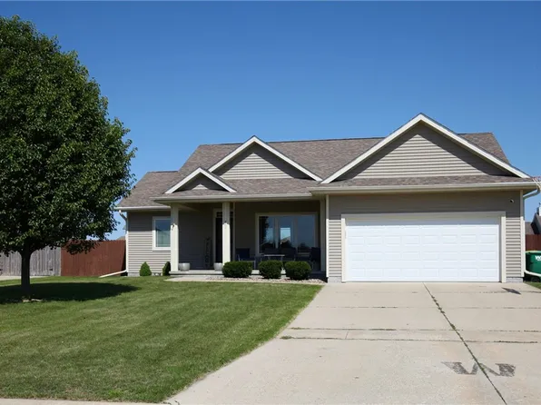 807 N 15th Ave, Winterset, IA 50273