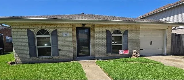 4 bed, 2.0 bath, 1271 sqft, $2,000 — Photo 1