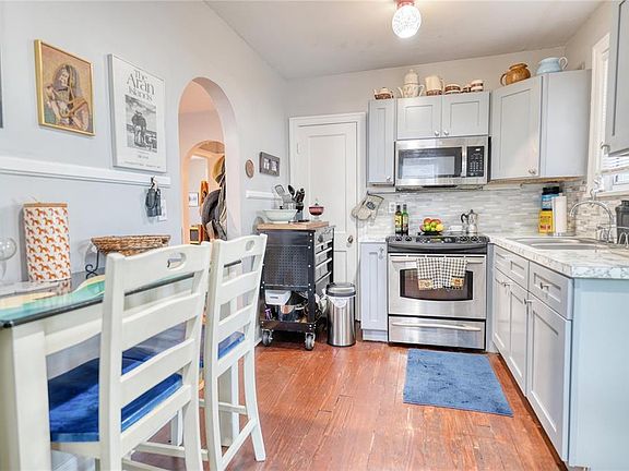 3rd image of 735 26TH AVENUE S