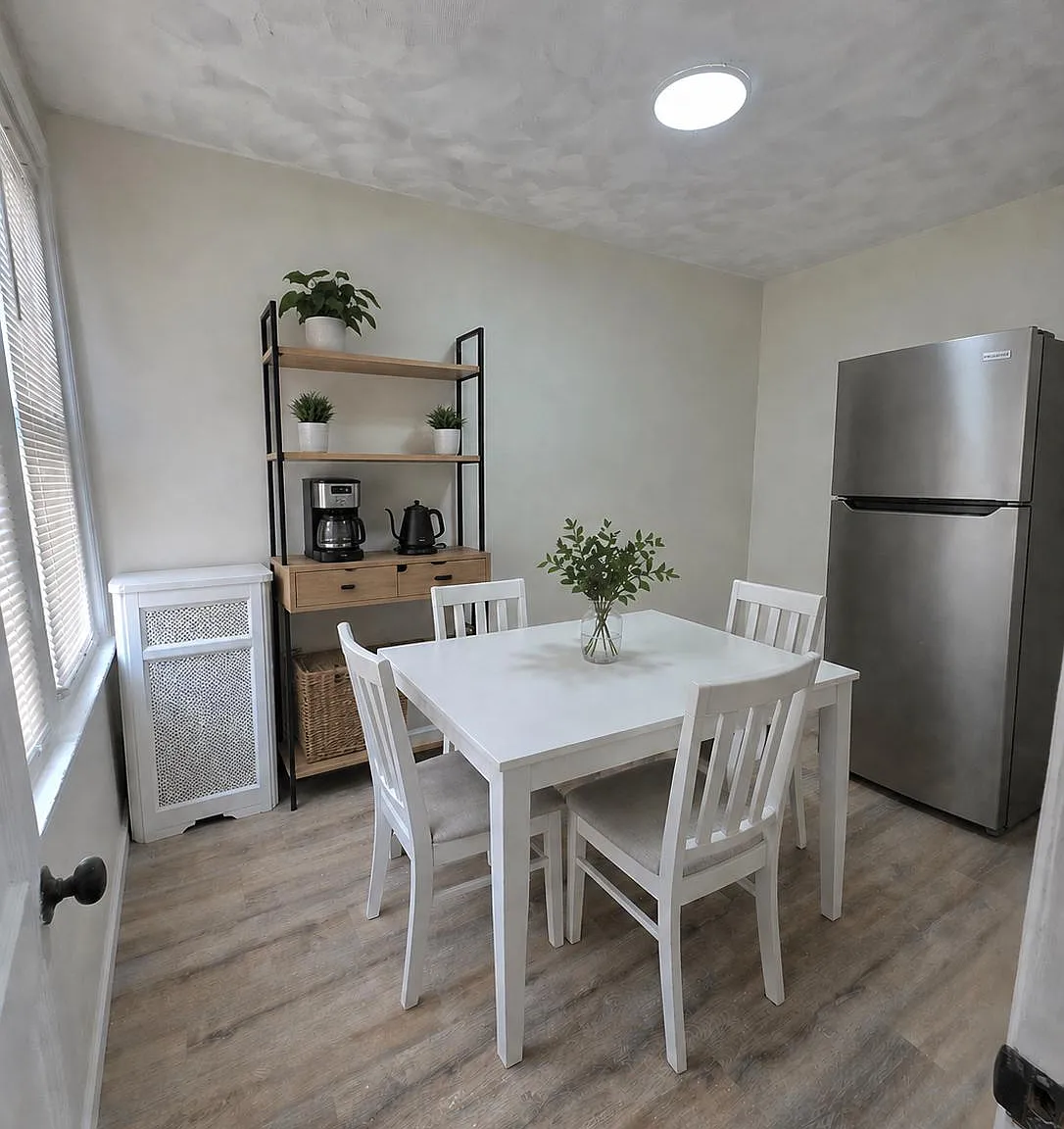 3 bed, 2.0 bath, 966 sqft, $1,139 — Photo 2
