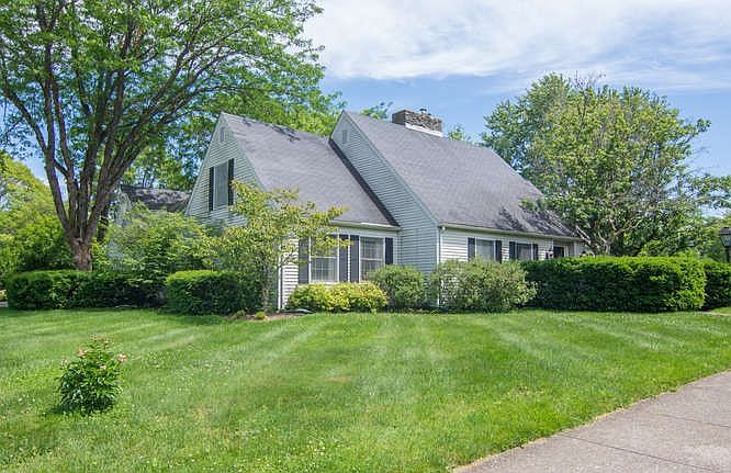 1st image of 2300 E Woodbine Ave