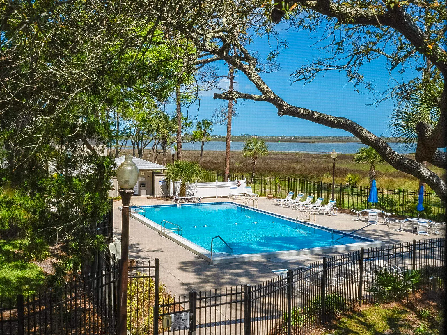 2 bed, 920 sqft, $1,375 — Photo 3