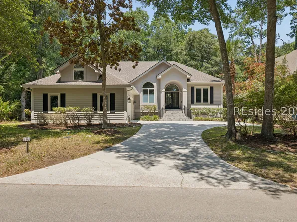 11 Forest Dr, Hilton Head Island, SC 29928