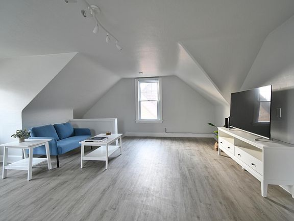 Living area with wifi and smart tv