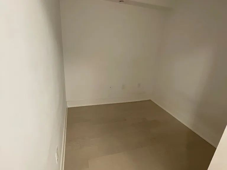 955 Bay St #521 — Photo 15