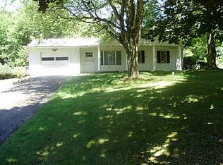 321 Holyoke Rd, Butler, PA 16001