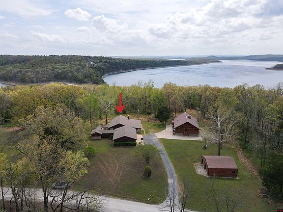 3rd image of 762 Diamond Bay Rd
