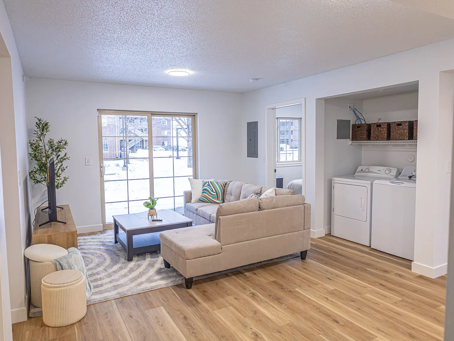 Elevate Apartments at Hawkeye - Student Housing — Photo 3