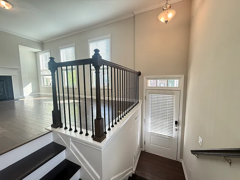 590 Sunset Park Dr — Photo 6