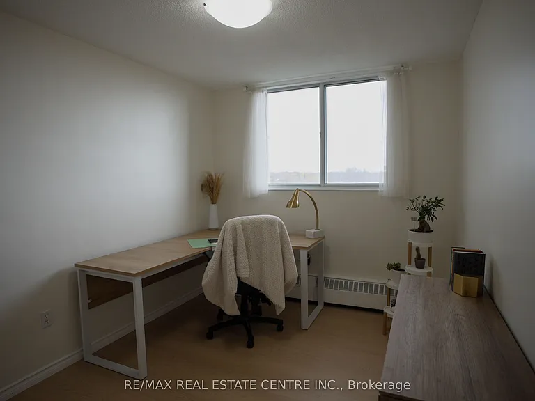 1100 Caven St #704 — Photo 7