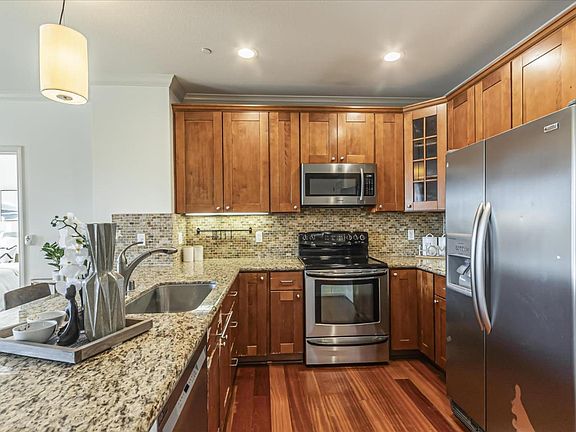 3rd image of 1445 Fruitdale Ave Unit 203