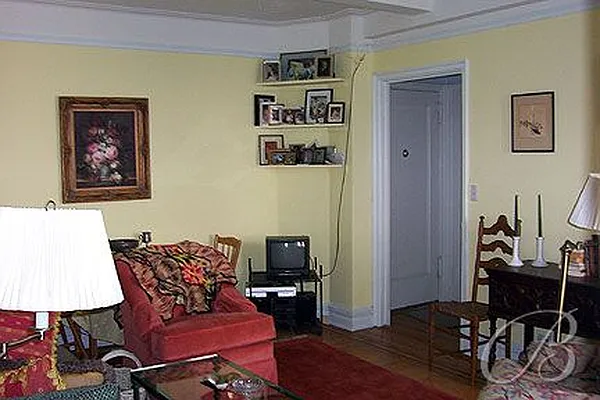 Rented by Bellmarc Realty | media 8