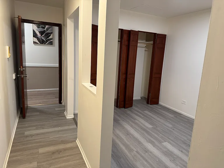 2548 S Homan Ave #108 — Photo 4