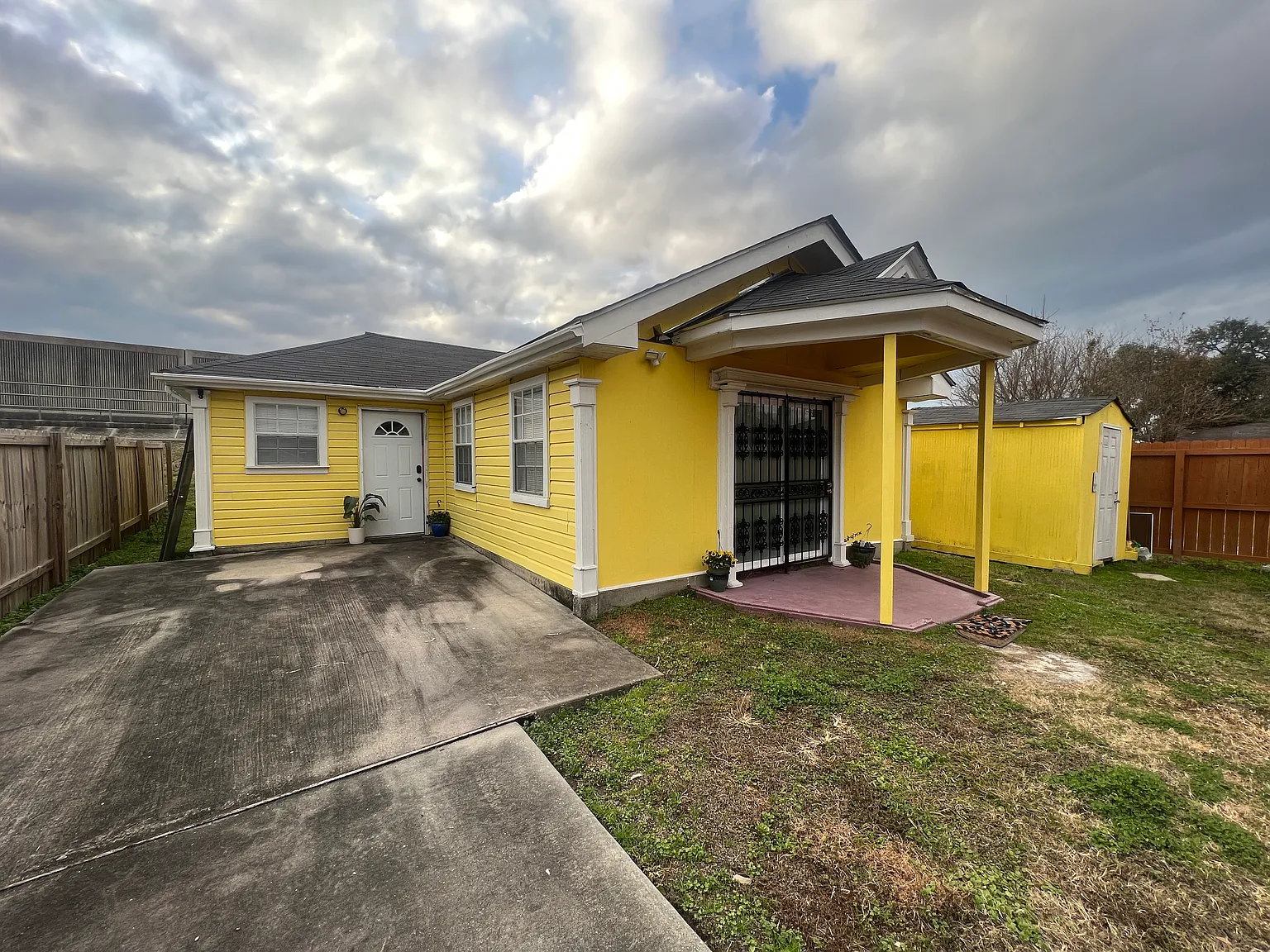 2 bed, 1000 sqft, $1,500 — Photo 1