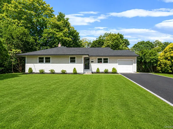 928 Manor Lane, Bay Shore, NY 11706